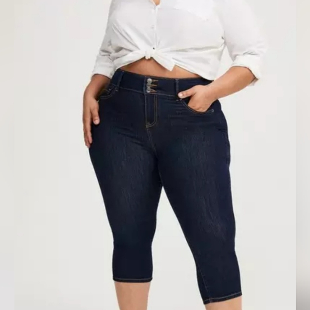 Torrid Dark Blue Cropped Jeans